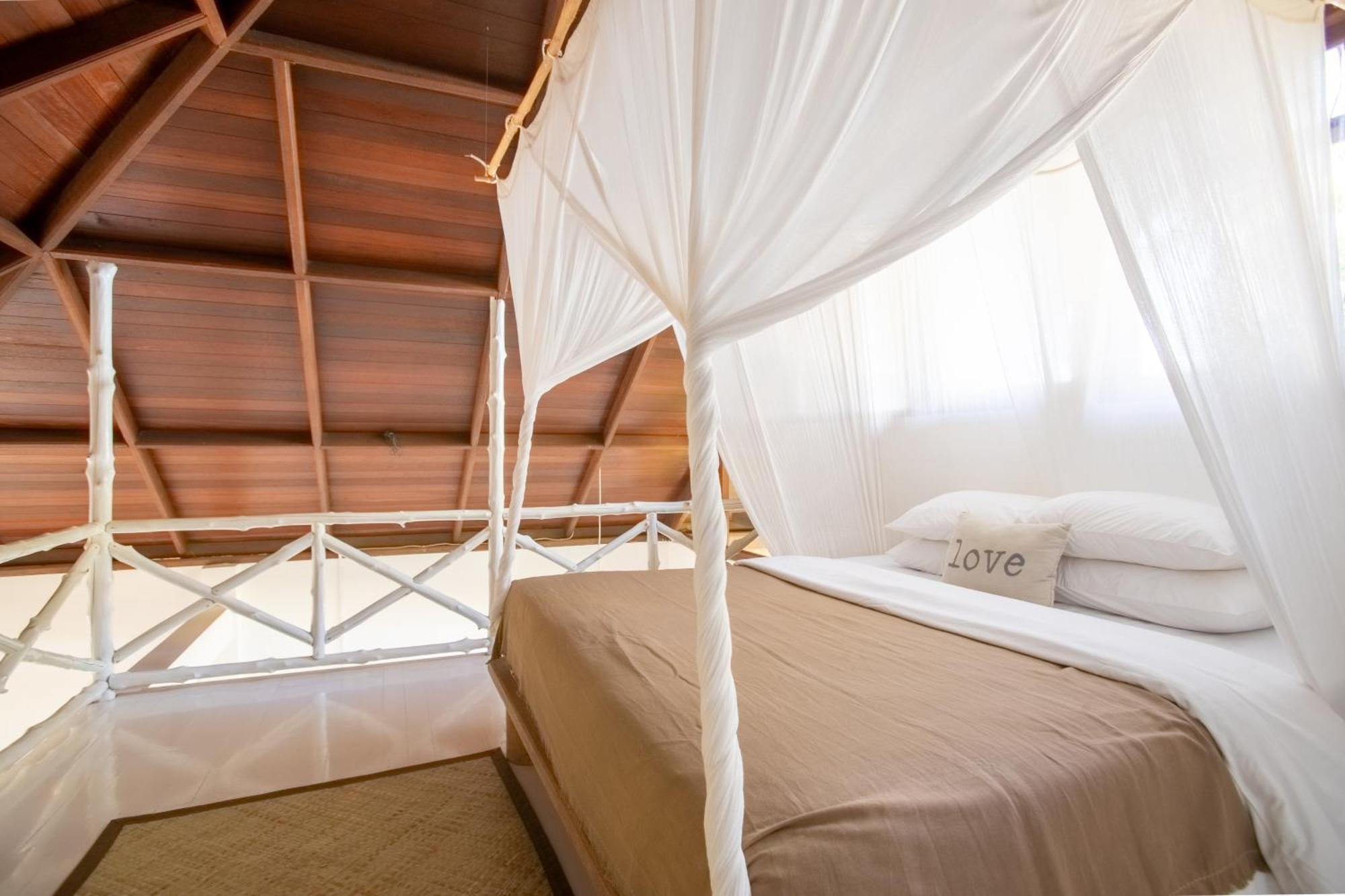 Aloita Resort Mentawai Tua Pejat Bagian luar foto